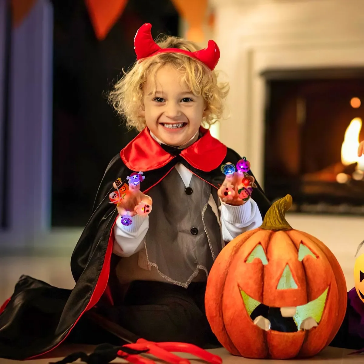 50 Pcs Halloween Party Favors: LED Rings for Kids - Wholesale