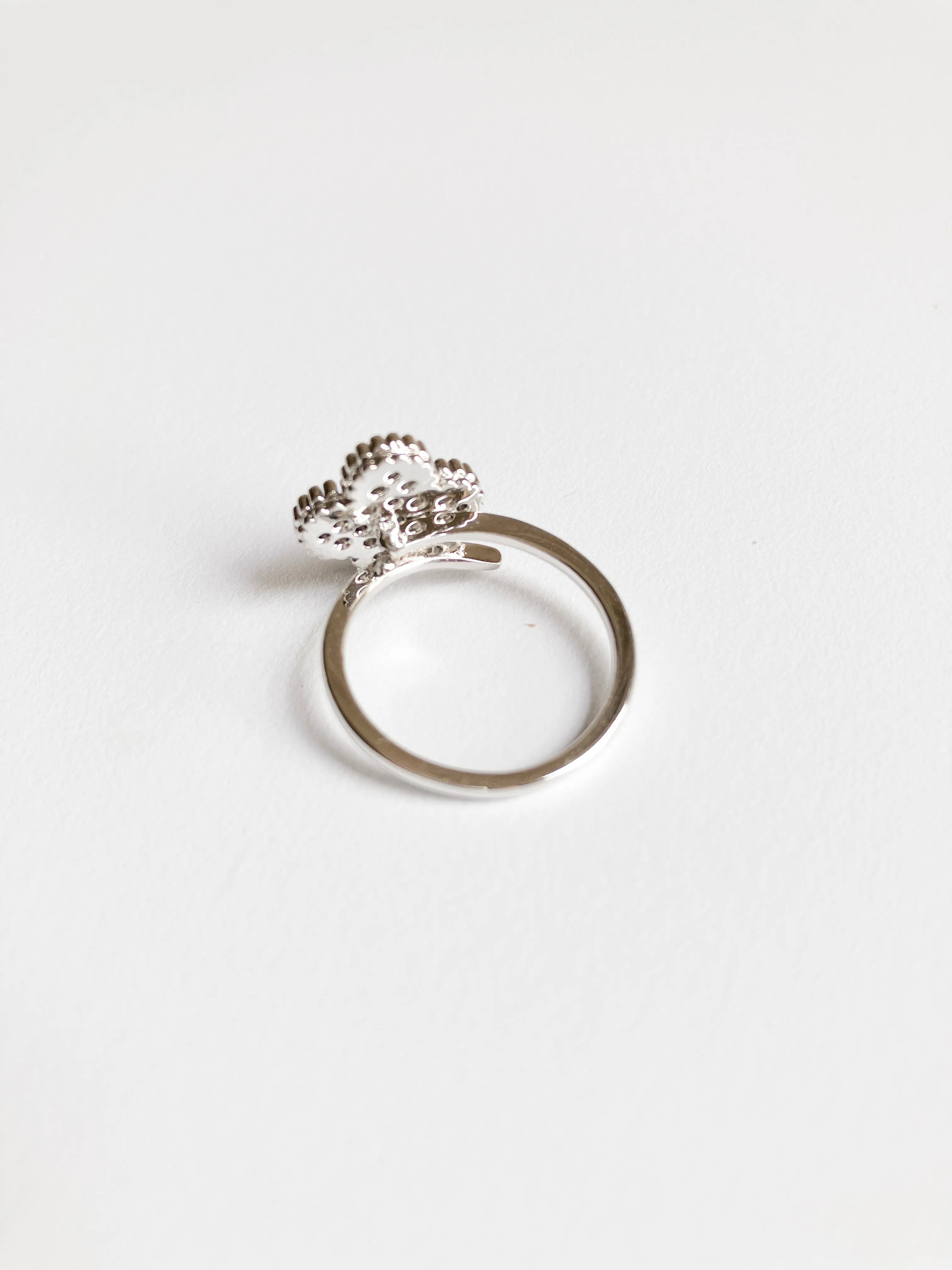 Cubic Zirconia Small Quatrefoil Motif Ring in Silver