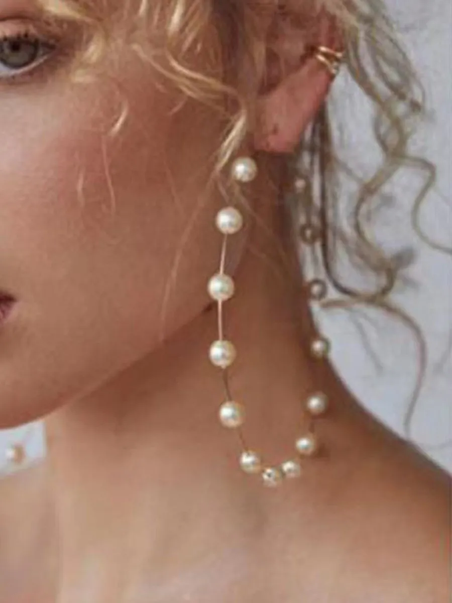 Fashionable and Versatile Pearl Earrings