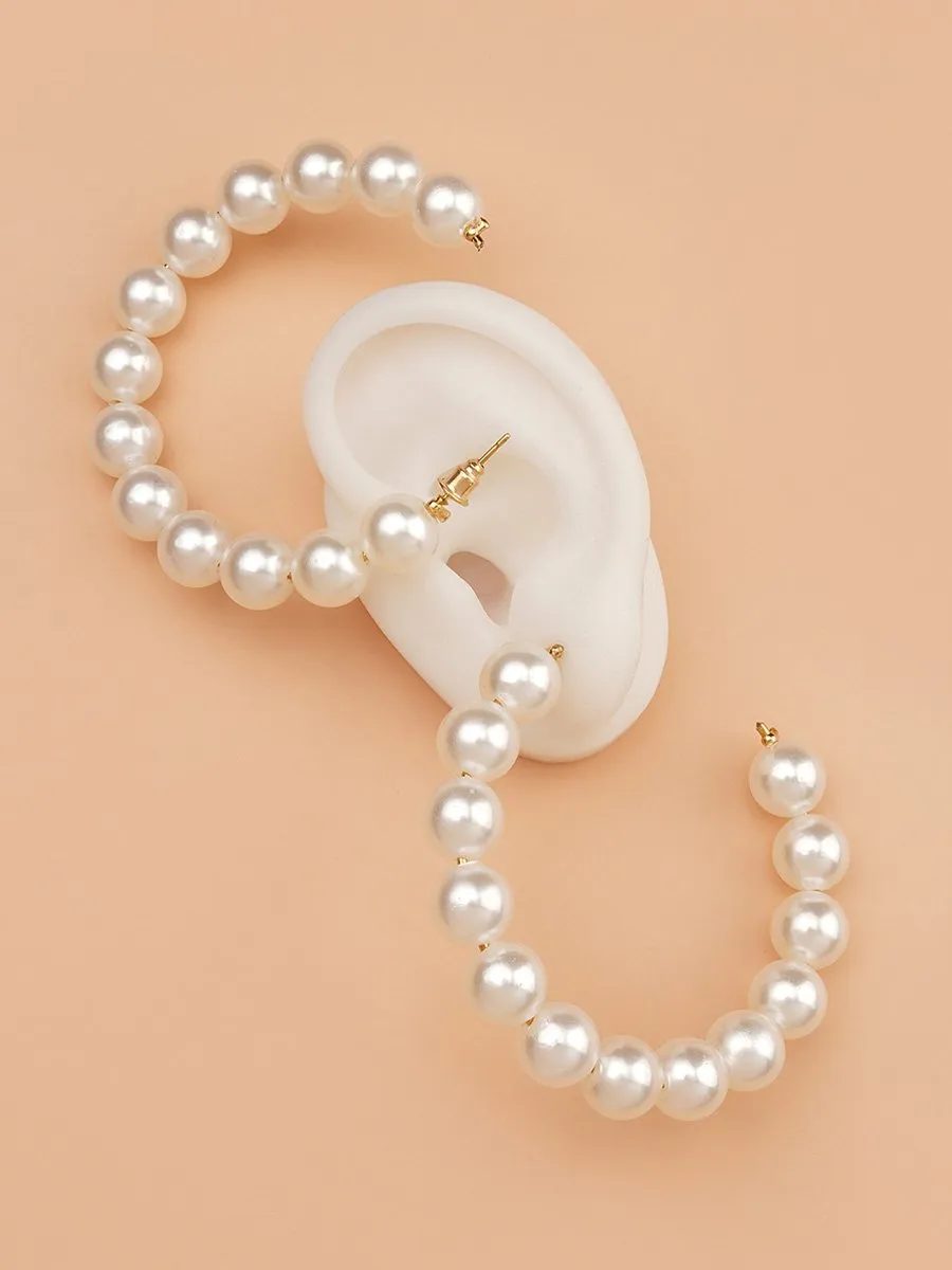 Fashionable and Versatile Pearl Earrings
