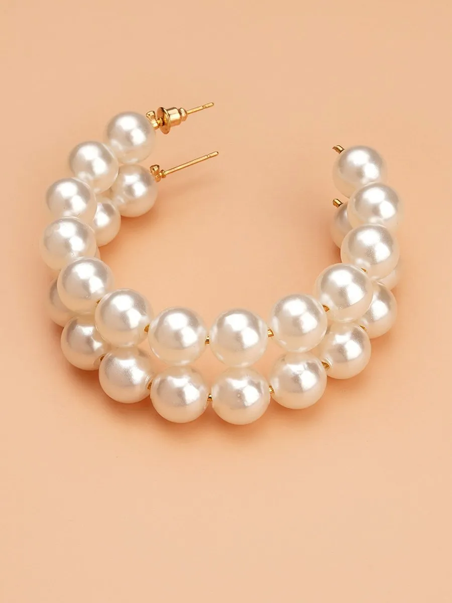Fashionable and Versatile Pearl Earrings