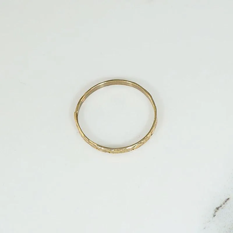 Rosy Gold Deco Engraved Tiny Ring