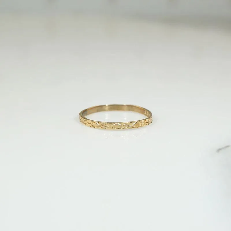 Rosy Gold Deco Engraved Tiny Ring