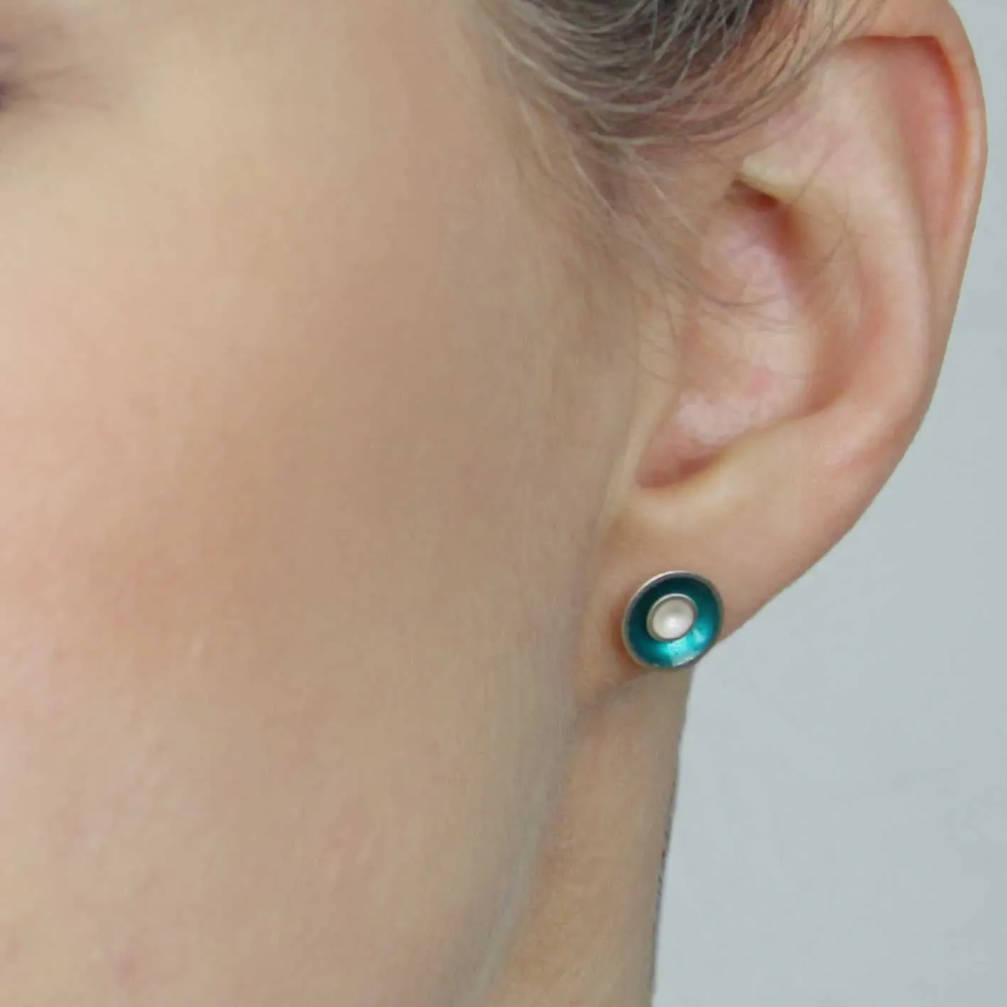 Small Target Studs